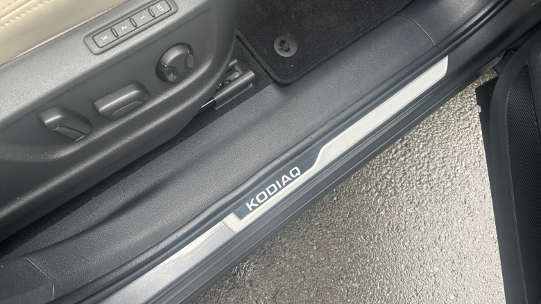 Skoda Kodiaq 2.0 TDI 200 Laurin + Klement 4X4 5dr DSG [7 Seat] Diesel Estate